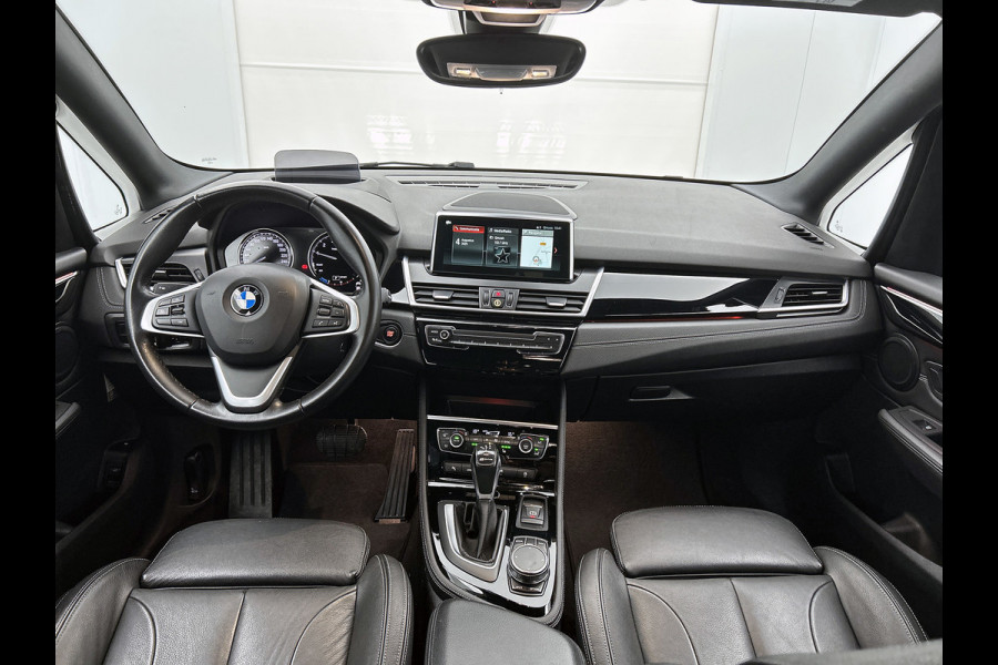 BMW 2 Serie Active Tourer 225xe iPerformance High Executive(NL-auto, Dealer Onderh, Trekhaak, Stoelv, Head-up, PDC V+A, Navi, Etc)