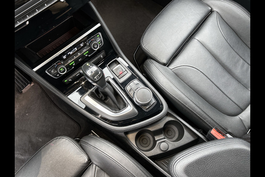 BMW 2 Serie Active Tourer 225xe iPerformance High Executive(NL-auto, Dealer Onderh, Trekhaak, Stoelv, Head-up, PDC V+A, Navi, Etc)