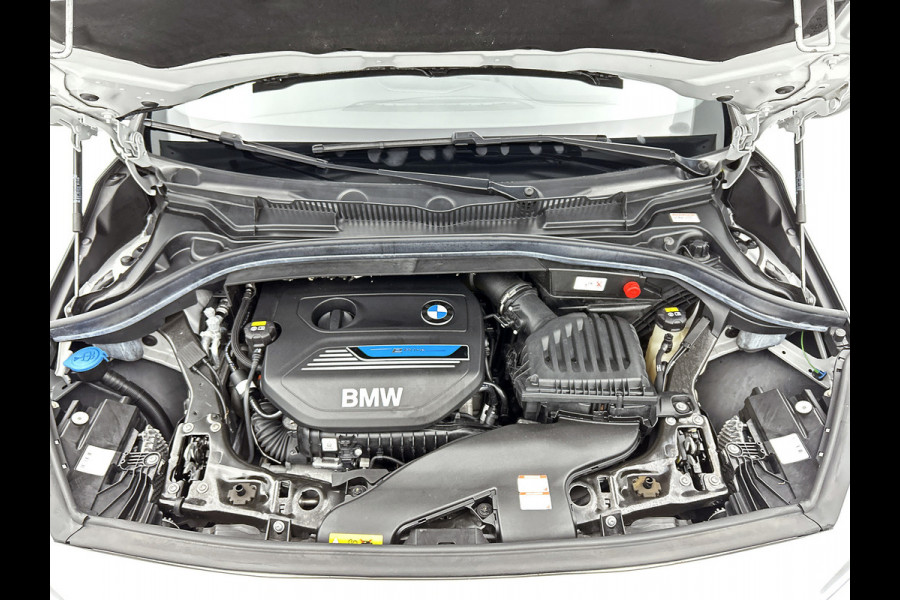 BMW 2 Serie Active Tourer 225xe iPerformance High Executive(NL-auto, Dealer Onderh, Trekhaak, Stoelv, Head-up, PDC V+A, Navi, Etc)
