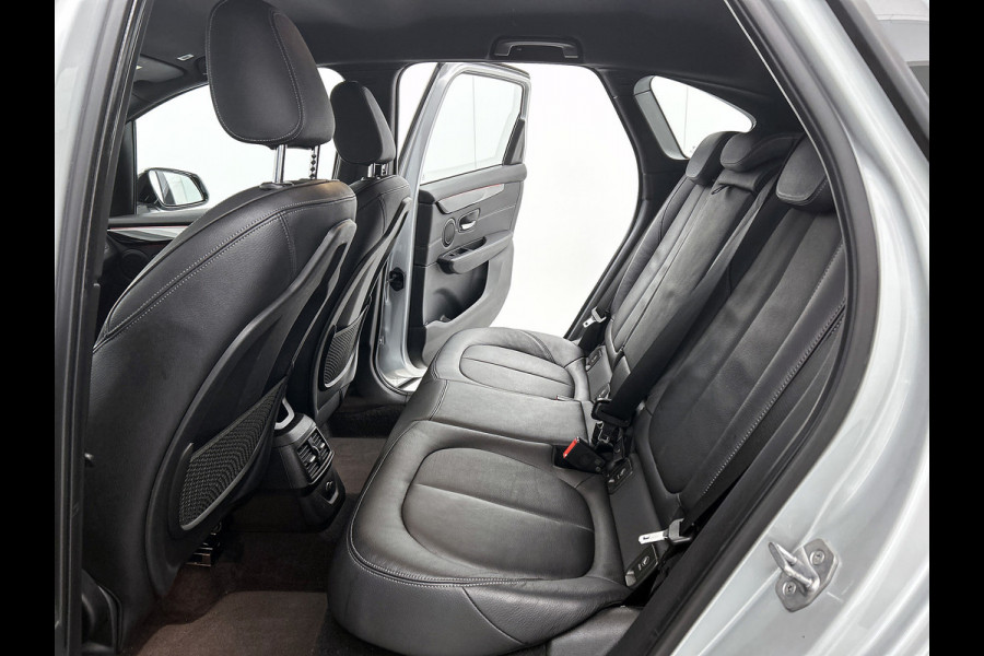BMW 2 Serie Active Tourer 225xe iPerformance High Executive(NL-auto, Dealer Onderh, Trekhaak, Stoelv, Head-up, PDC V+A, Navi, Etc)