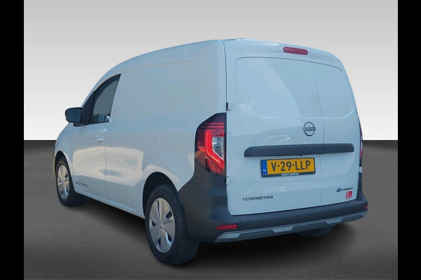 Nissan Townstar Tekna L1 45 kWh Laad ruimte voorzien  van vloer plaat en wandbekleding