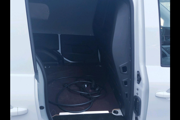 Nissan Townstar Tekna L1 45 kWh Laad ruimte voorzien  van vloer plaat en wandbekleding