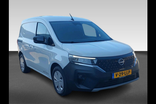 Nissan Townstar Tekna L1 45 kWh Laad ruimte voorzien  van vloer plaat en wandbekleding