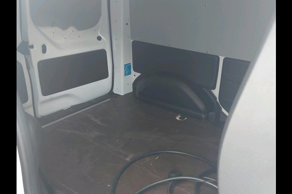 Nissan Townstar Tekna L1 45 kWh Laad ruimte voorzien  van vloer plaat en wandbekleding