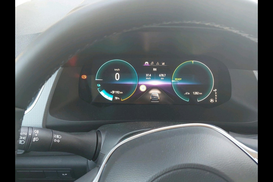 Nissan Townstar Tekna L1 45 kWh Laad ruimte voorzien  van vloer plaat en wandbekleding