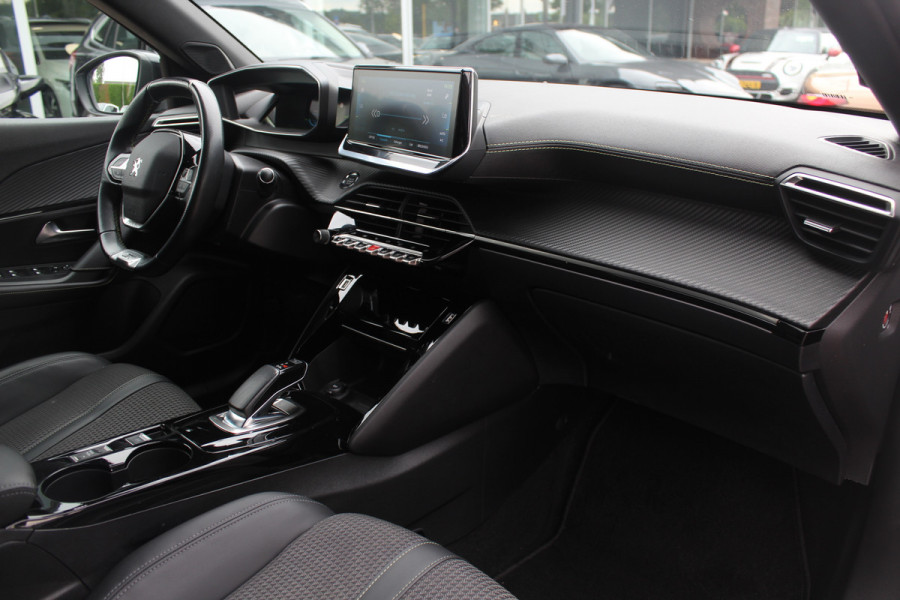 Peugeot e-2008 EV GT 50 kWh / SoH 90.6% / Camera / Half leder / Virtual Cockpit / 18'' / LED Koplampen / Keyless / Navigatie / Cruise Control