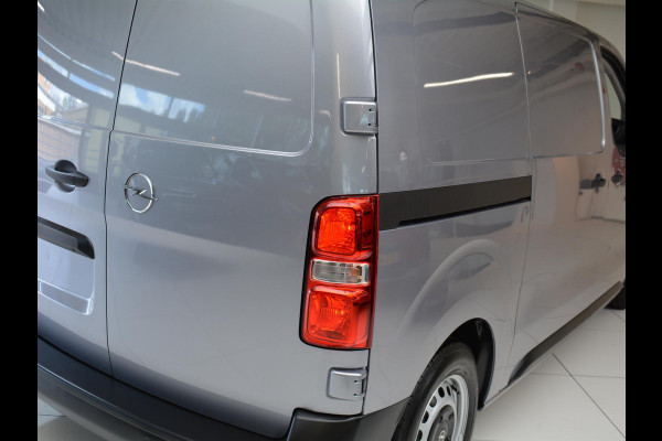 Opel Vivaro Electric L2 75 kWh | 8 jaar garantie | Surround View Pakket | Geïsoleerde comfort scheidingswand met vaste ruit | 3 zitplaatsen