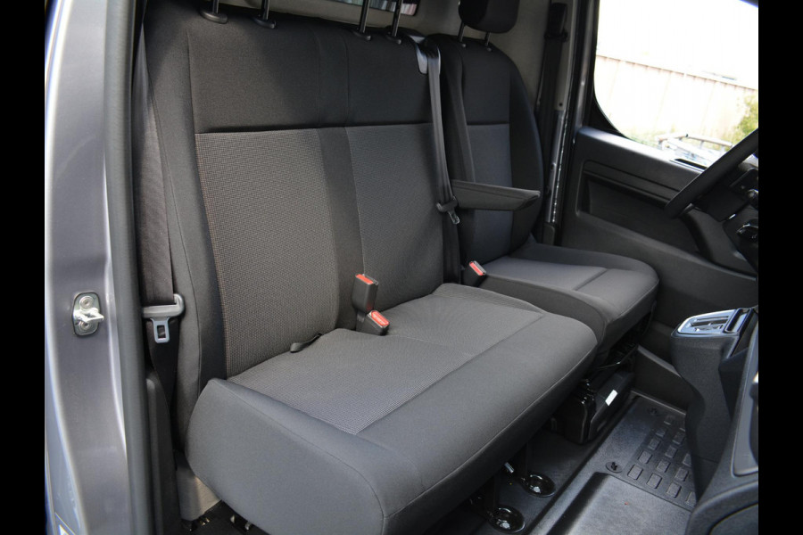Opel Vivaro Electric L2 75 kWh | 8 jaar garantie | Surround View Pakket | Geïsoleerde comfort scheidingswand met vaste ruit | 3 zitplaatsen