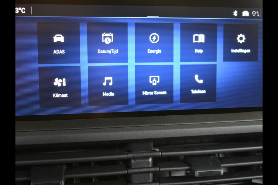 Opel Vivaro Electric L2 75 kWh | 8 jaar garantie | Surround View Pakket | Geïsoleerde comfort scheidingswand met vaste ruit | 3 zitplaatsen