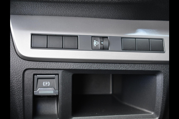 Opel Vivaro Electric L2 75 kWh | 8 jaar garantie | Surround View Pakket | Geïsoleerde comfort scheidingswand met vaste ruit | 3 zitplaatsen