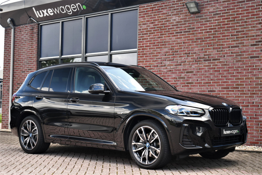 BMW X3 xDrive30e M-Sport Pano El-zetels Laser HUD 20inch Shadowline