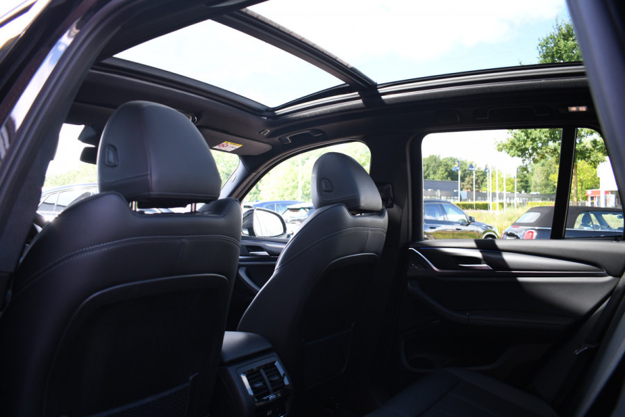 BMW X3 xDrive30e M-Sport Pano El-zetels Laser HUD 20inch Shadowline