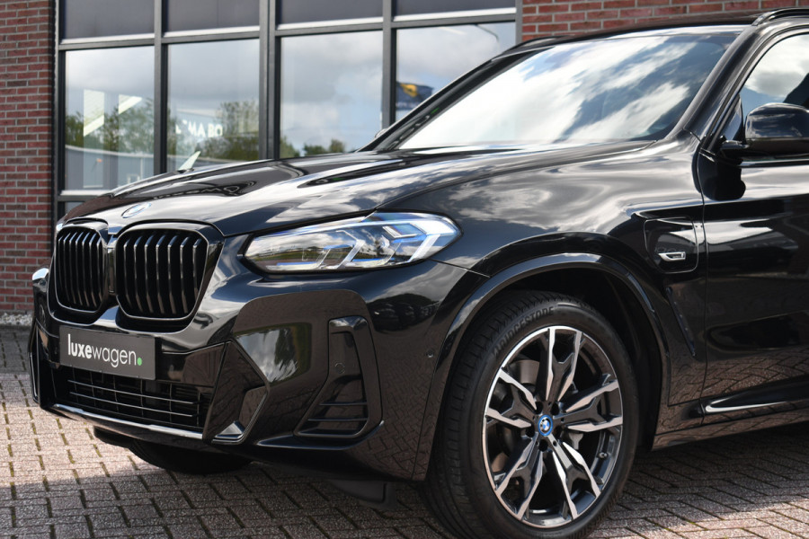 BMW X3 xDrive30e M-Sport Pano El-zetels Laser HUD 20inch Shadowline