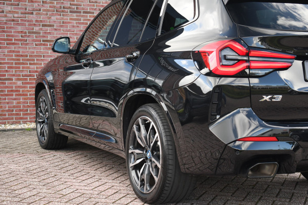 BMW X3 xDrive30e M-Sport Pano El-zetels Laser HUD 20inch Shadowline