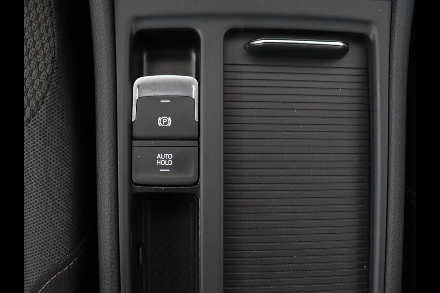 Volkswagen Golf 1.0 TSI Comfortline | Carplay | Adaptive cruise | Navigatie | Climate control | Parkeerhulp | Bluetooth