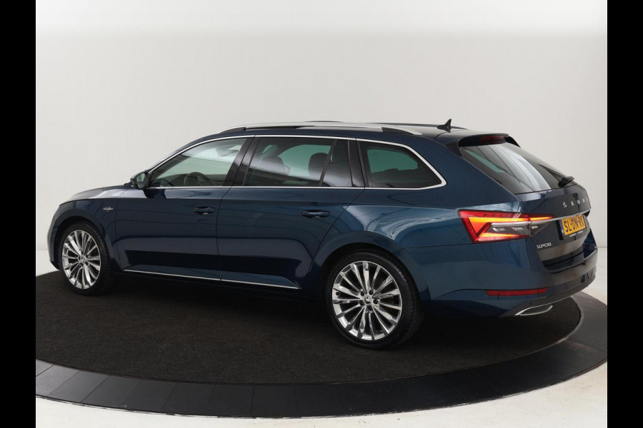 Škoda Superb 1.4 TSI iV Laurin & Klement | Panoramadak | Stoelventilatie | Leder | Camera | Trekhaak | Massage | Adaptive cruise | Virtual Cockpit | Canton Sound | Carplay | 19'' lichtmetalen velgen | PHEV