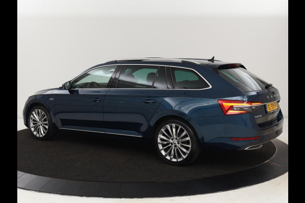 Škoda Superb 1.4 TSI iV Laurin & Klement | Panoramadak | Stoelventilatie | Leder | Camera | Trekhaak | Massage | Adaptive cruise | Virtual Cockpit | Canton Sound | Carplay | 19'' lichtmetalen velgen | PHEV