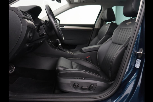 Škoda Superb 1.4 TSI iV Laurin & Klement | Panoramadak | Stoelventilatie | Leder | Camera | Trekhaak | Massage | Adaptive cruise | Virtual Cockpit | Canton Sound | Carplay | 19'' lichtmetalen velgen | PHEV