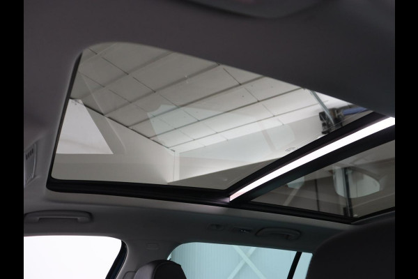 Škoda Superb 1.4 TSI iV Laurin & Klement | Panoramadak | Stoelventilatie | Leder | Camera | Trekhaak | Massage | Adaptive cruise | Virtual Cockpit | Canton Sound | Carplay | 19'' lichtmetalen velgen | PHEV
