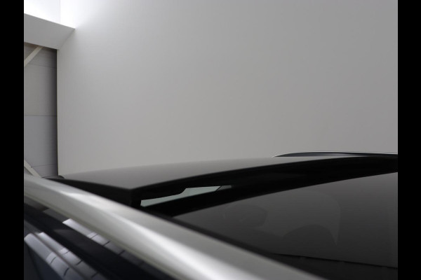 Škoda Superb 1.4 TSI iV Laurin & Klement | Panoramadak | Stoelventilatie | Leder | Camera | Trekhaak | Massage | Adaptive cruise | Virtual Cockpit | Canton Sound | Carplay | 19'' lichtmetalen velgen | PHEV