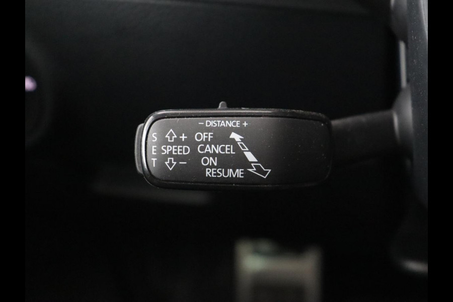 Škoda Superb 1.4 TSI iV Laurin & Klement | Panoramadak | Stoelventilatie | Leder | Camera | Trekhaak | Massage | Adaptive cruise | Virtual Cockpit | Canton Sound | Carplay | 19'' lichtmetalen velgen | PHEV