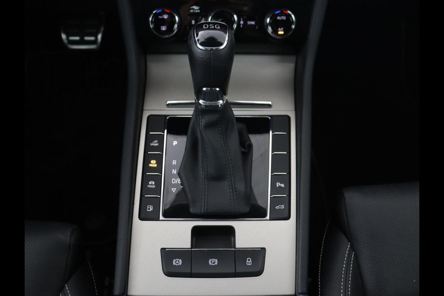 Škoda Superb 1.4 TSI iV Laurin & Klement | Panoramadak | Stoelventilatie | Leder | Camera | Trekhaak | Massage | Adaptive cruise | Virtual Cockpit | Canton Sound | Carplay | 19'' lichtmetalen velgen | PHEV