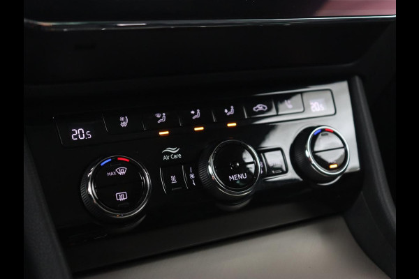 Škoda Superb 1.4 TSI iV Laurin & Klement | Panoramadak | Stoelventilatie | Leder | Camera | Trekhaak | Massage | Adaptive cruise | Virtual Cockpit | Canton Sound | Carplay | 19'' lichtmetalen velgen | PHEV