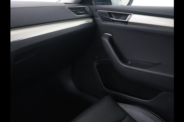 Škoda Superb 1.4 TSI iV Laurin & Klement | Panoramadak | Stoelventilatie | Leder | Camera | Trekhaak | Massage | Adaptive cruise | Virtual Cockpit | Canton Sound | Carplay | 19'' lichtmetalen velgen | PHEV