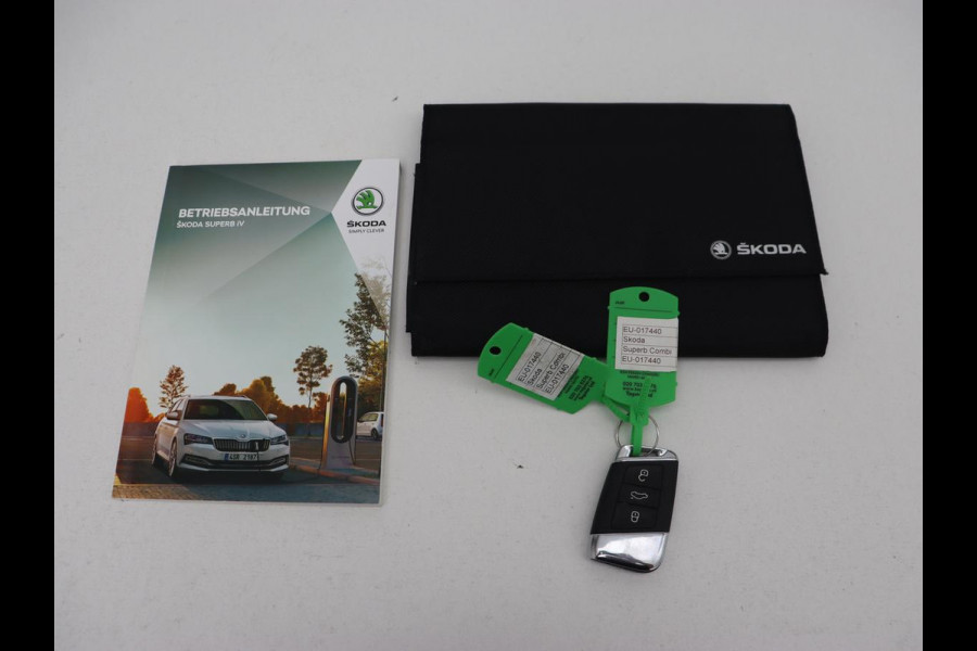 Škoda Superb 1.4 TSI iV Laurin & Klement | Panoramadak | Stoelventilatie | Leder | Camera | Trekhaak | Massage | Adaptive cruise | Virtual Cockpit | Canton Sound | Carplay | 19'' lichtmetalen velgen | PHEV