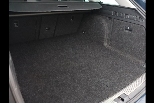 Škoda Superb 1.4 TSI iV Laurin & Klement | Panoramadak | Stoelventilatie | Leder | Camera | Trekhaak | Massage | Adaptive cruise | Virtual Cockpit | Canton Sound | Carplay | 19'' lichtmetalen velgen | PHEV