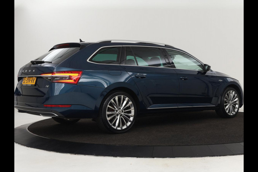 Škoda Superb 1.4 TSI iV Laurin & Klement | Panoramadak | Stoelventilatie | Leder | Camera | Trekhaak | Massage | Adaptive cruise | Virtual Cockpit | Canton Sound | Carplay | 19'' lichtmetalen velgen | PHEV