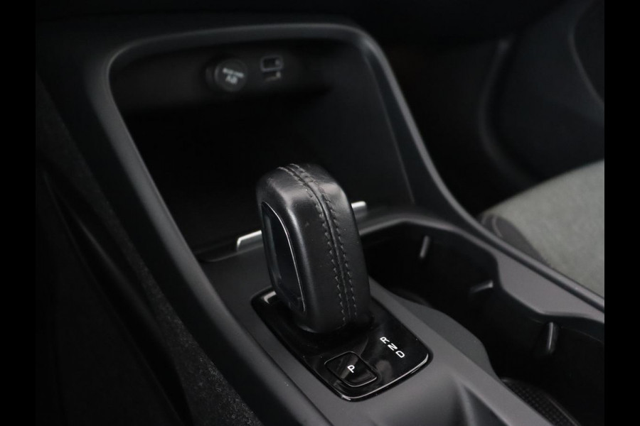 Volvo XC40 1.5 T4 Recharge Inscription Expression | Camera | Carplay | Navigatie | Keyless | Full LED | Climate control | Verwarmde voorruit | Cruise control | PHEV