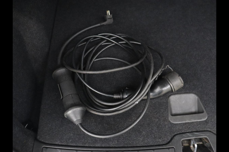 Volvo XC40 1.5 T4 Recharge Inscription Expression | Camera | Carplay | Navigatie | Keyless | Full LED | Climate control | Verwarmde voorruit | Cruise control | PHEV