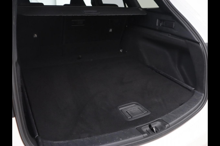 Toyota Corolla 1.8 Hybrid Business Plus | Trekhaak | Stoelverwarming | Camera | Carplay | Adaptive cruise | Full LED | Keyless