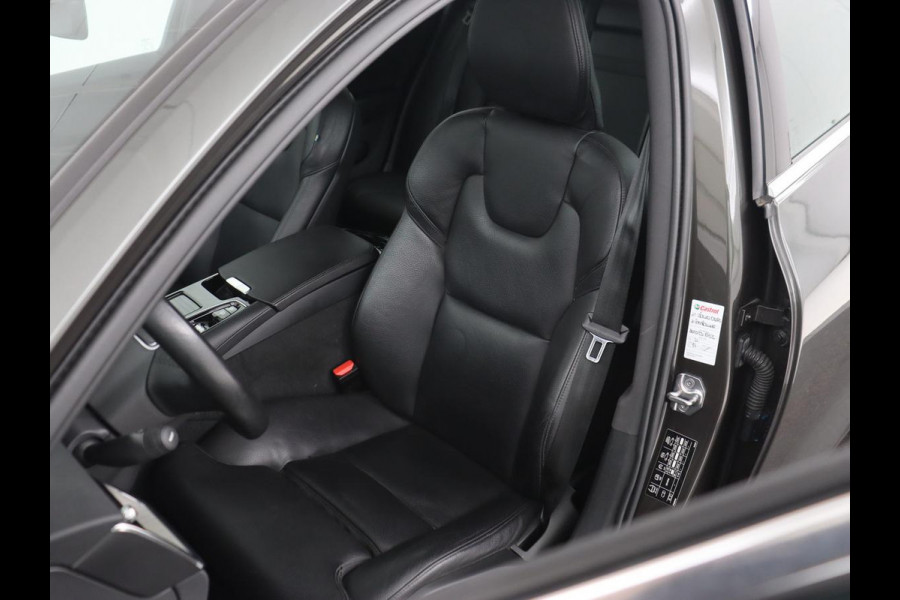 Volvo V60 2.0 T8 Recharge AWD Business Pro | Trekhaak | Leder | Carplay | Keyless | Navigatie | Climate control | Cruise control | Parkeerhulp | Full LED