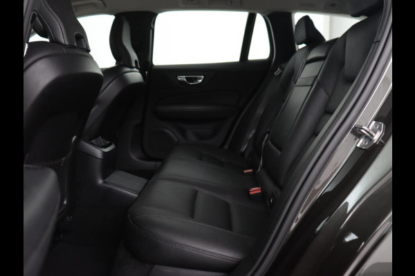 Volvo V60 2.0 T8 Recharge AWD Business Pro | Trekhaak | Leder | Carplay | Keyless | Navigatie | Climate control | Cruise control | Parkeerhulp | Full LED