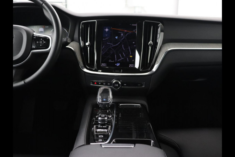 Volvo V60 2.0 T8 Recharge AWD Business Pro | Trekhaak | Leder | Carplay | Keyless | Navigatie | Climate control | Cruise control | Parkeerhulp | Full LED