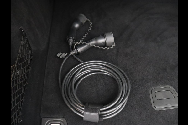 Volvo V60 2.0 T8 Recharge AWD Business Pro | Trekhaak | Leder | Carplay | Keyless | Navigatie | Climate control | Cruise control | Parkeerhulp | Full LED