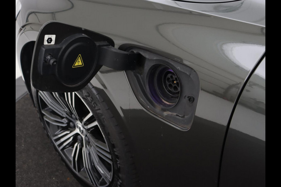 Volvo V60 2.0 T8 Recharge AWD Business Pro | Trekhaak | Leder | Carplay | Keyless | Navigatie | Climate control | Cruise control | Parkeerhulp | Full LED