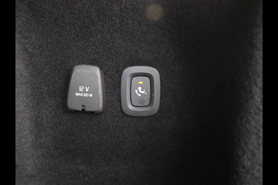 Volvo V60 2.0 T8 Recharge AWD Business Pro | Trekhaak | Leder | Carplay | Keyless | Navigatie | Climate control | Cruise control | Parkeerhulp | Full LED