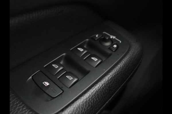 Volvo V60 2.0 T8 Recharge AWD Business Pro | Trekhaak | Leder | Carplay | Keyless | Navigatie | Climate control | Cruise control | Parkeerhulp | Full LED