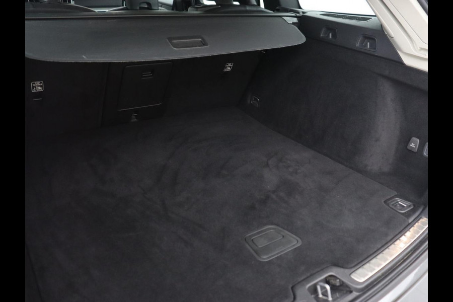 Volvo V60 2.0 T8 Recharge AWD Business Pro | Trekhaak | Leder | Carplay | Keyless | Navigatie | Climate control | Cruise control | Parkeerhulp | Full LED