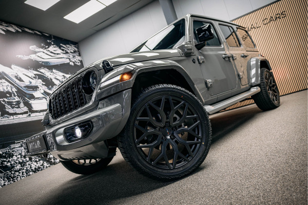 Jeep Wrangler Unlimited 4xe 380 Sahara Full Custom Jeep Wrangler Corse, volledig elektrisch open dak