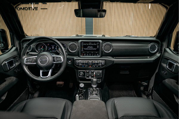 Jeep Wrangler Unlimited 4xe 380 Sahara Full Custom Jeep Wrangler Corse, volledig elektrisch open dak