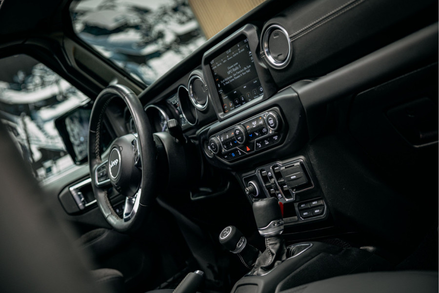 Jeep Wrangler Unlimited 4xe 380 Sahara Full Custom Jeep Wrangler Corse, volledig elektrisch open dak
