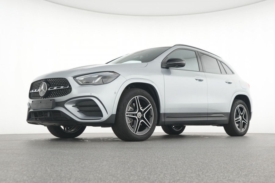 Mercedes-Benz GLA 250 e AMG Plug-In Hybride | AMG Line | Night Pakket | Sfeerverlichting | 360° camera | Stuur en Stoelverwarming | Multi Beam Led koplampen | Inclusief 24 maanden MB Certified garantie voor Europa.