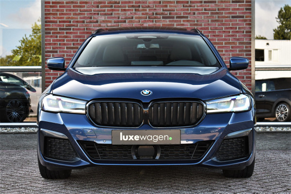 BMW 5 Serie Touring 530e xDrive M-Sport Pano ACC Comf-seat Trekh 360 H/K 20inch