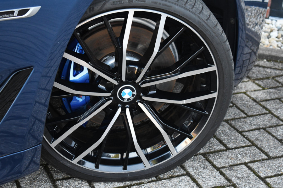 BMW 5 Serie Touring 530e xDrive M-Sport Pano ACC Comf-seat Trekh 360 H/K 20inch