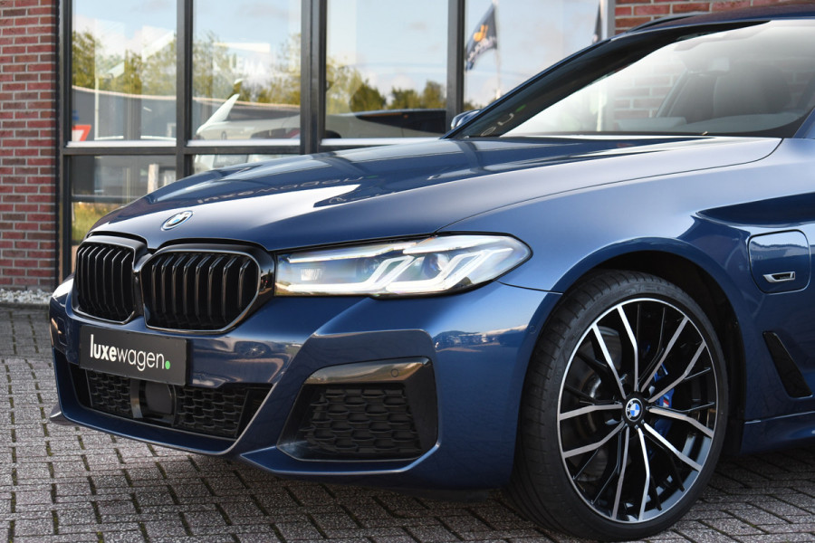 BMW 5 Serie Touring 530e xDrive M-Sport Pano ACC Comf-seat Trekh 360 H/K 20inch