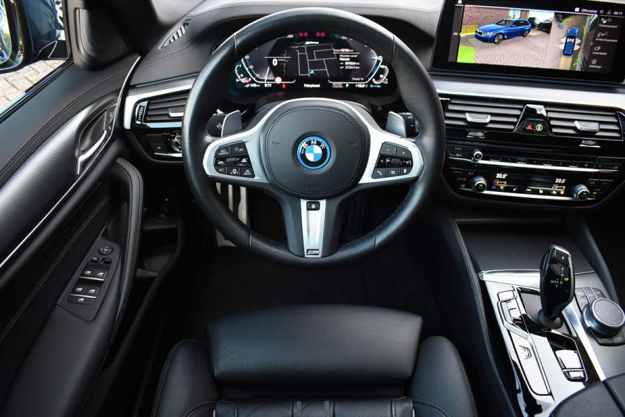 BMW 5 Serie Touring 530e xDrive M-Sport Pano ACC Comf-seat Trekh 360 H/K 20inch